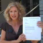 Sandy Rosenthal of Levees.org hand-delivers a letter to Jim Amoss, Editor in Chief of New Orleans Times Picayune because Amoss has not responded to her email sent 3 weeks prior.